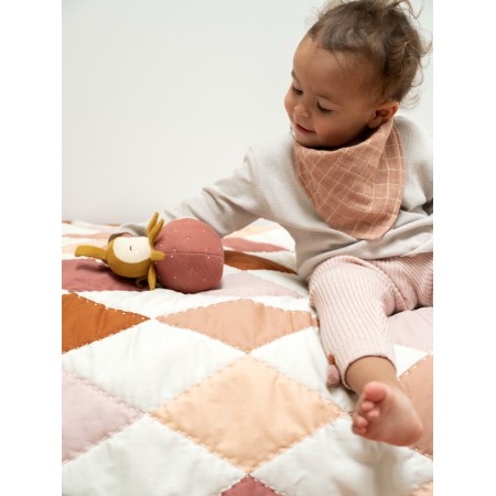 Jucarie Tumbler din bumbac organic cu zgomote - Strawberry - Fabelab