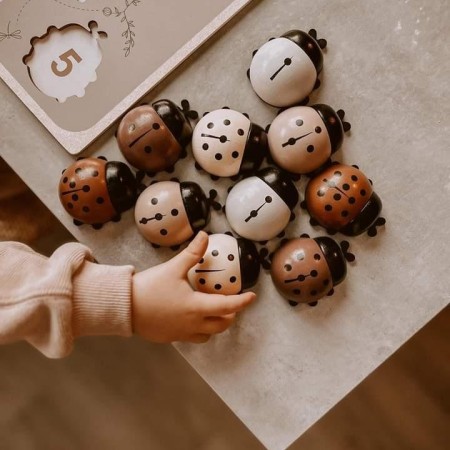 Puzzle din lemn cu gargarite- My Ladies - Mrs Ertha Puzzle din lemn cu gargarite- My Ladies - Mrs Ertha