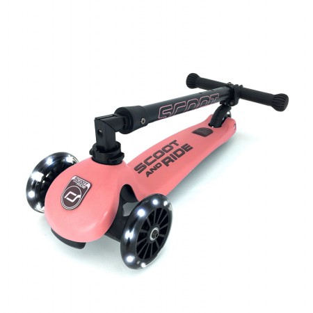 Trotineta copii pliabila - reglabila - Roti luminoase - Highwaykick 3 Led Peach, 3-6 ani, pana la 50 kg - Scoot & Ride Trotineta copii pliabila - reglabila - Roti luminoase - Highwaykick 3 Led Peach, 3-6 ani, pana la 50 kg - Scoot & Ride