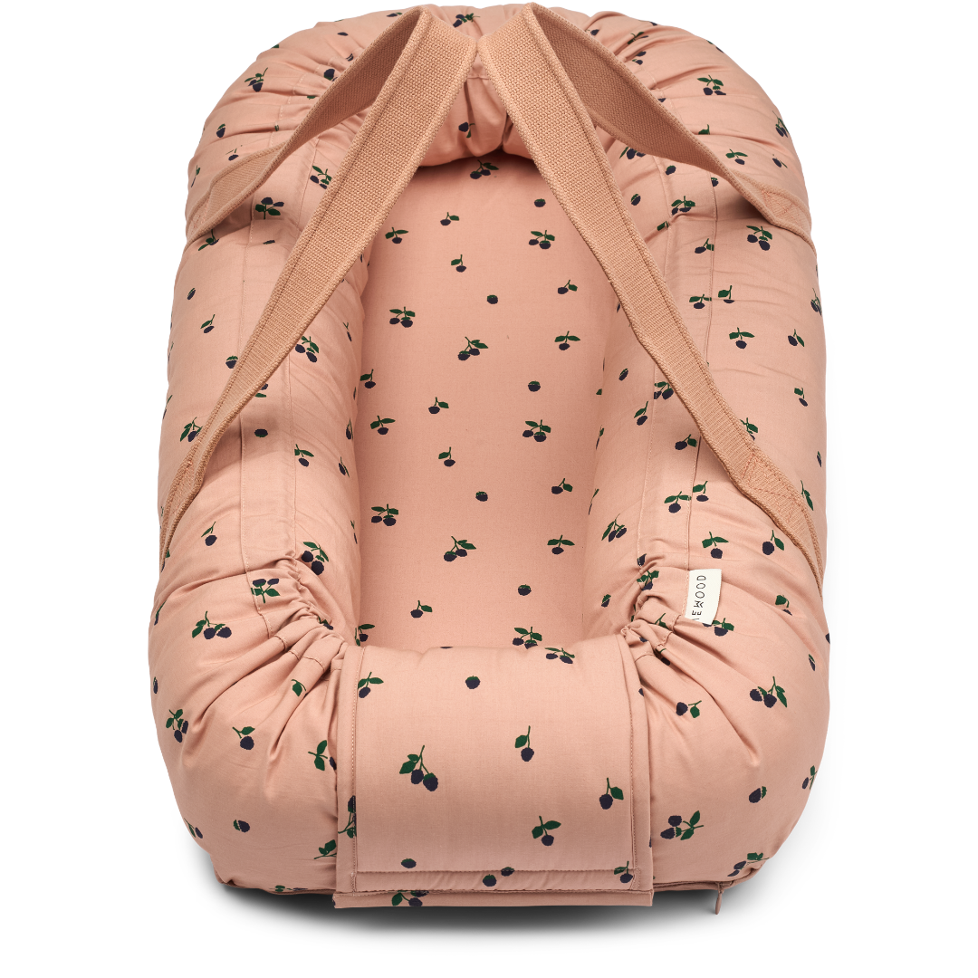 Baby Nest/Babylift din bumbac organic - Mini Berry/Pale Tuscany - Liewood