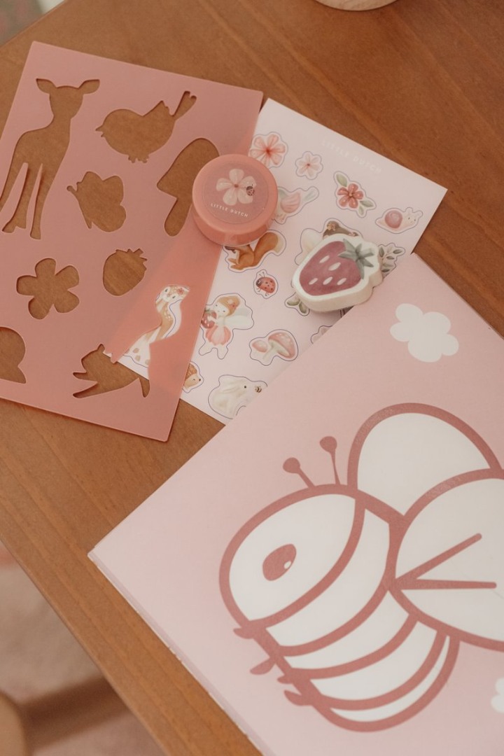 Carte de colorat - Fairy Garden - Little Dutch