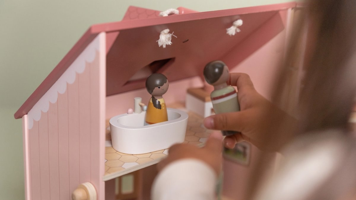 Accesorii pentru casute de papusi din lemn FSC - Familia Evi - Little Dutch