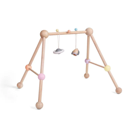 Jucarie din lemn pentru bebelusi - Play Gym - Plan Toys Jucarie din lemn pentru bebelusi - Play Gym - Plan Toys