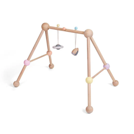 Jucarie din lemn pentru bebelusi - Play Gym - Plan Toys Jucarie din lemn pentru bebelusi - Play Gym - Plan Toys